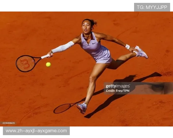 无缘8强郑钦文不敌萨巴伦卡总交手1胜8负难破魔咒